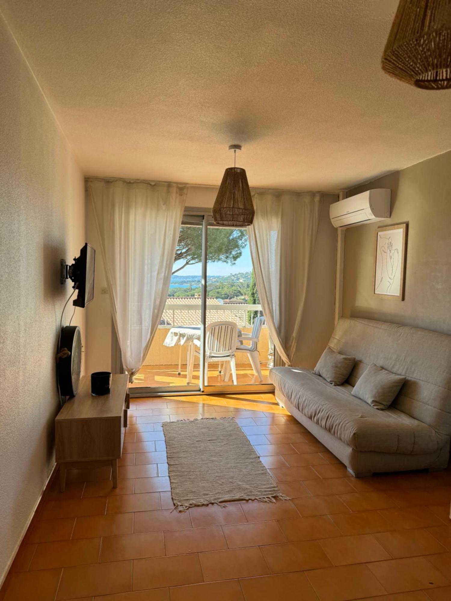 Appartement Vue Mer Avec Balcon Sainte-Maxime Exterior photo